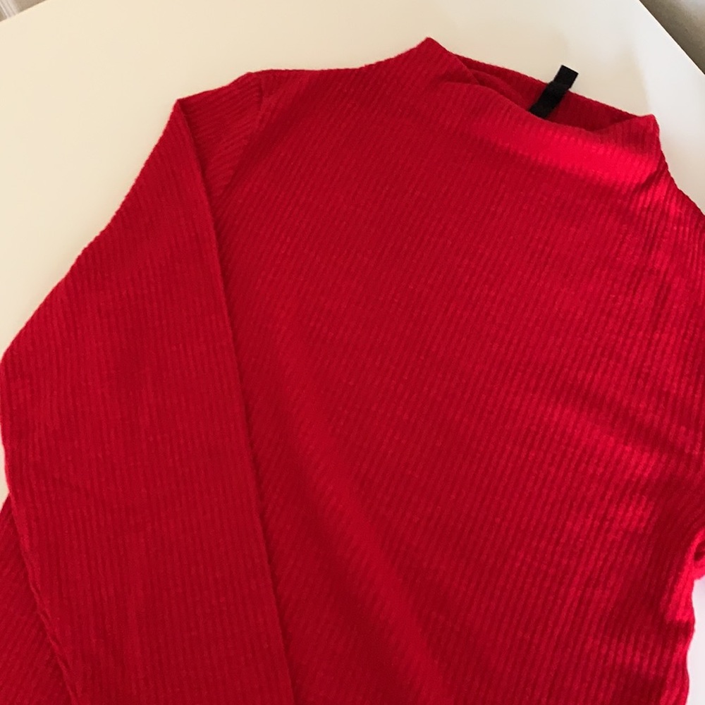 Red shirt - Picture 6 of 6